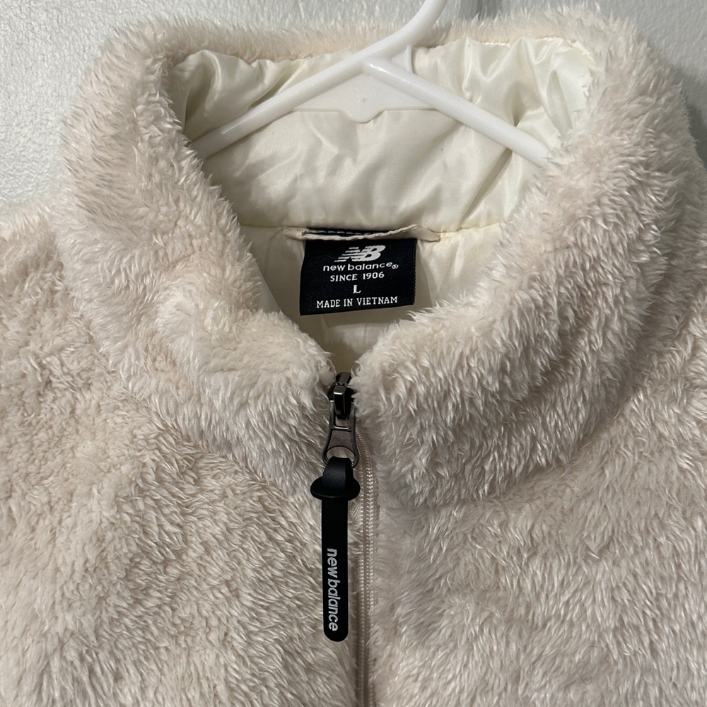 New Balance Cream Jacket - Picture 3 of 5